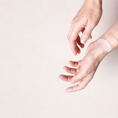 makeup-foundation-color-test-female-hands-SD57BRX-1.jpg